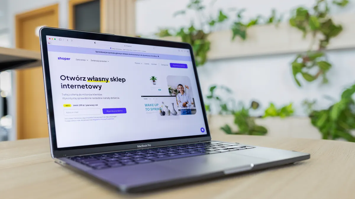 Empire Flippers vs Flippa: fees, vetting, and which sellers benefit from each — Shoper website opened on the computer