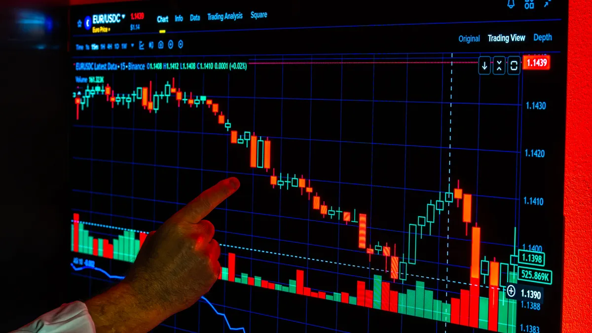 Website valuation metrics explained: revenue, traffic, margins and multiples marketplaces use — Analyzing Stock Market G